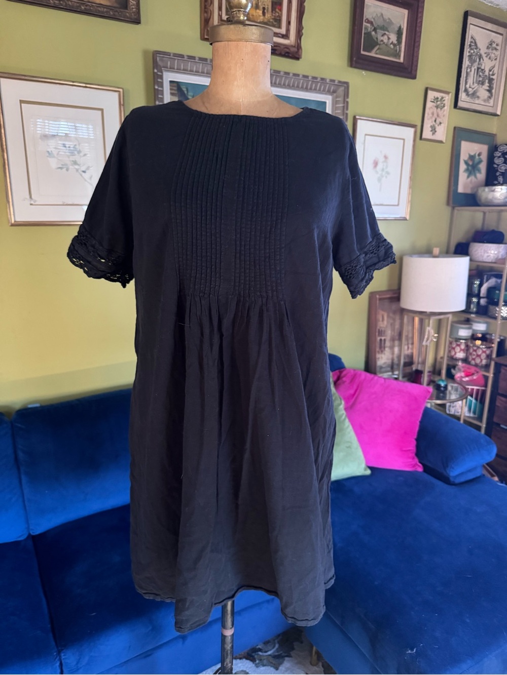 Old Navy Black Short Sleeve Mini Dress with Pintuck Front